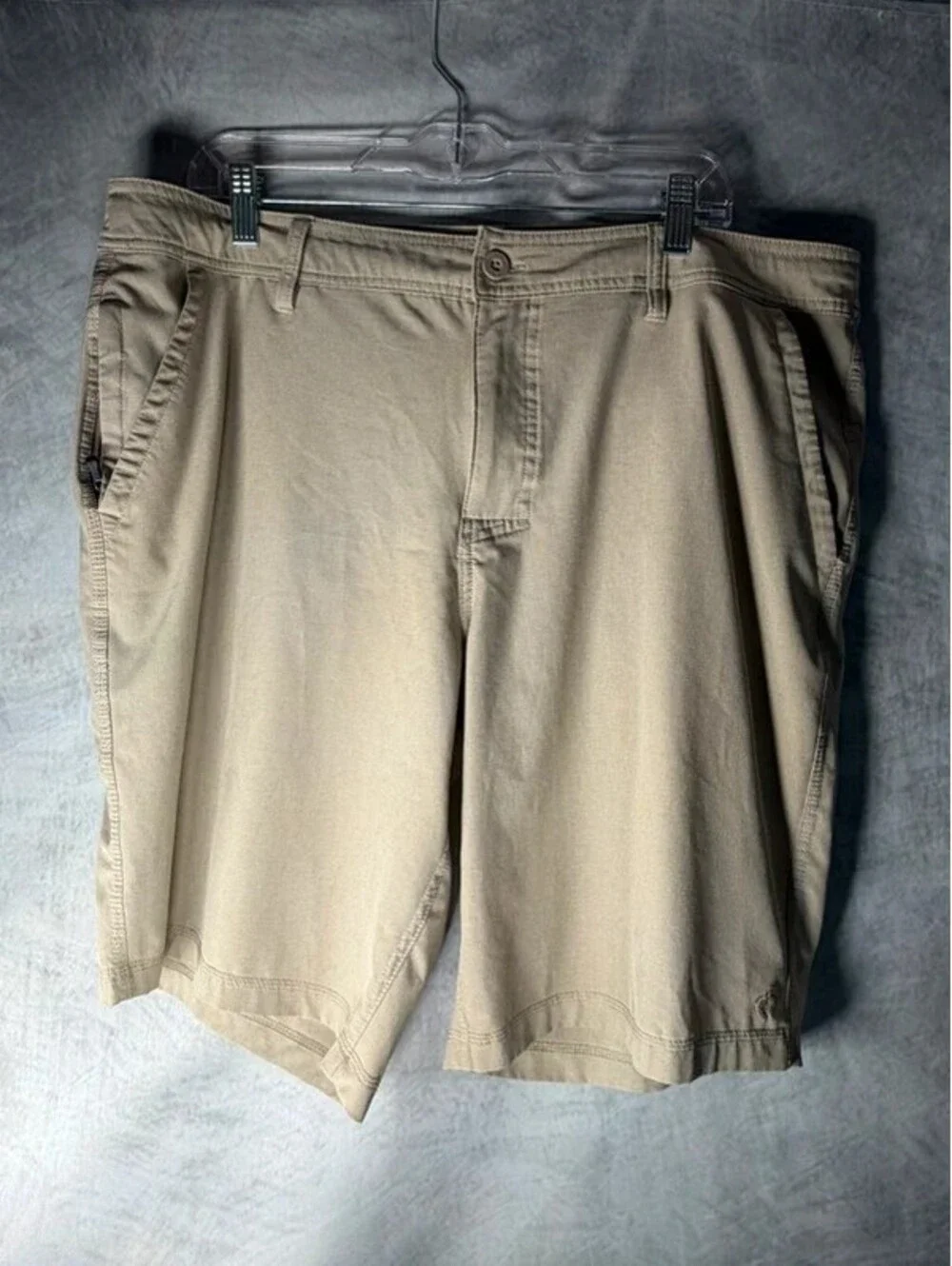 Hang Ten Performance Shorts Men’s Size 38 Khaki Beige